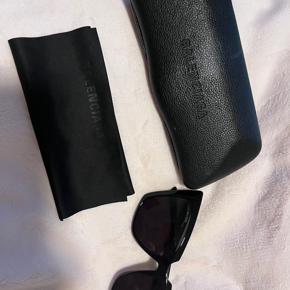 Balenciaga square cateye sunglasses - Picture 1 of 3